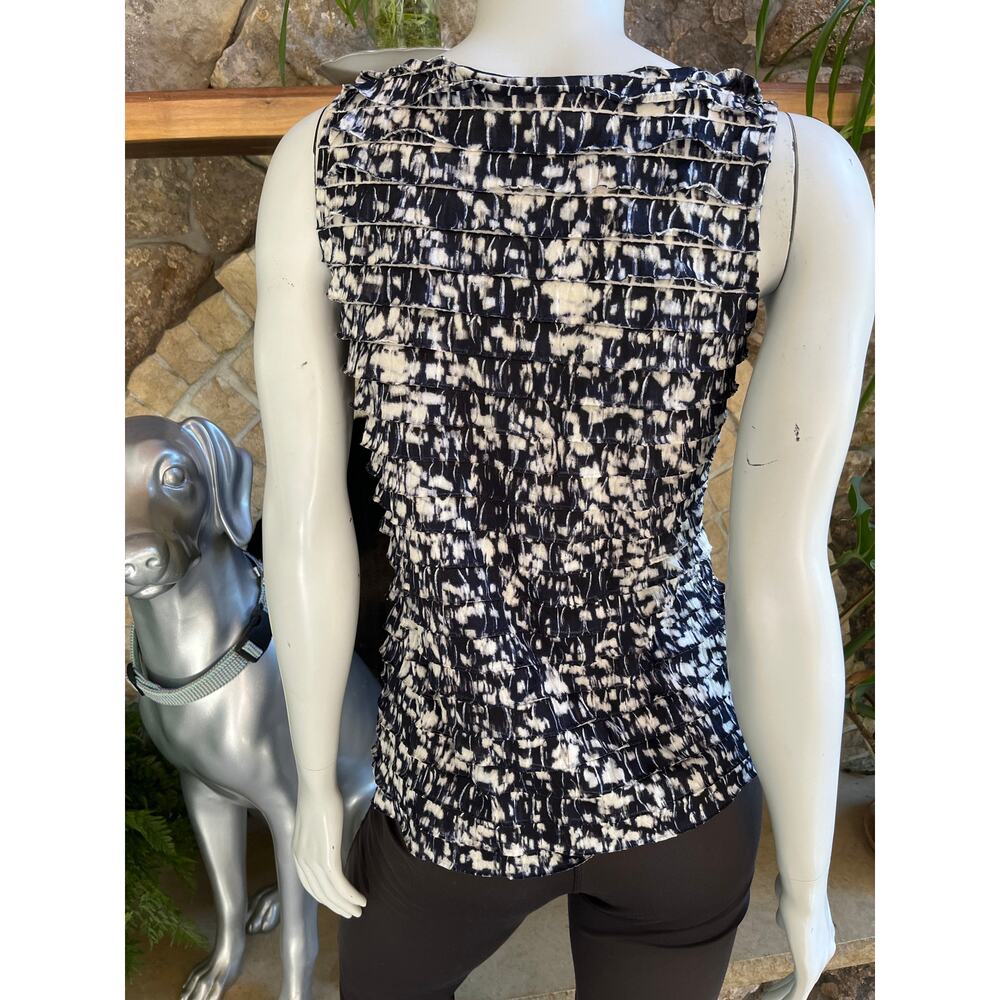 Chico's Black White Textured Tank Top Women’s Size 0 (Size Small) - Picture 4 of 5